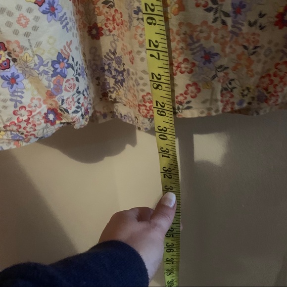 WindRiver Sleeveless Floral Top - Picture 7 of 10